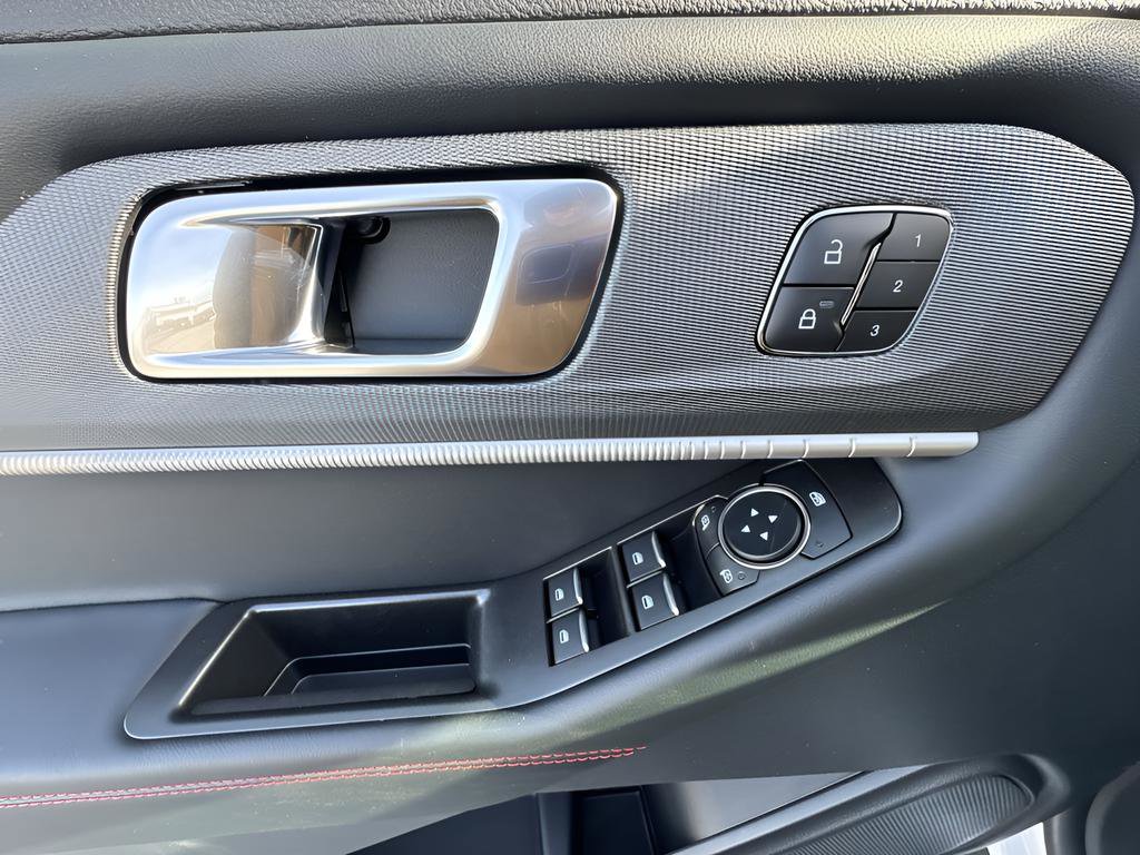 New 2026 Ford Explorer ST-Line w/ ST-Line Street Pack image 15