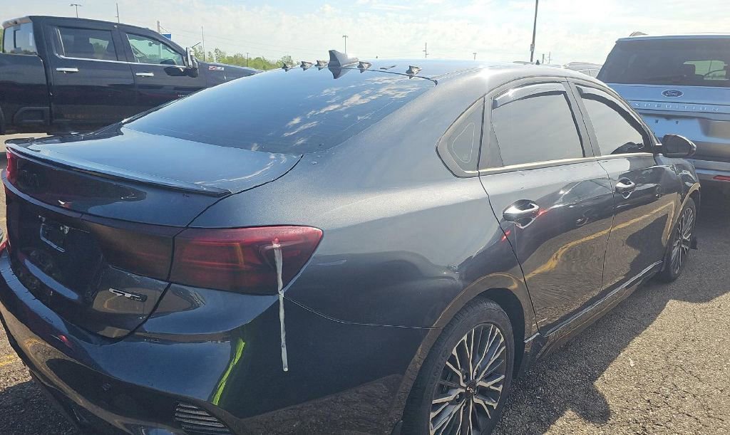 Used 2023 Kia Forte GT-Line w/ GT-Line Premium Package FWD image 3