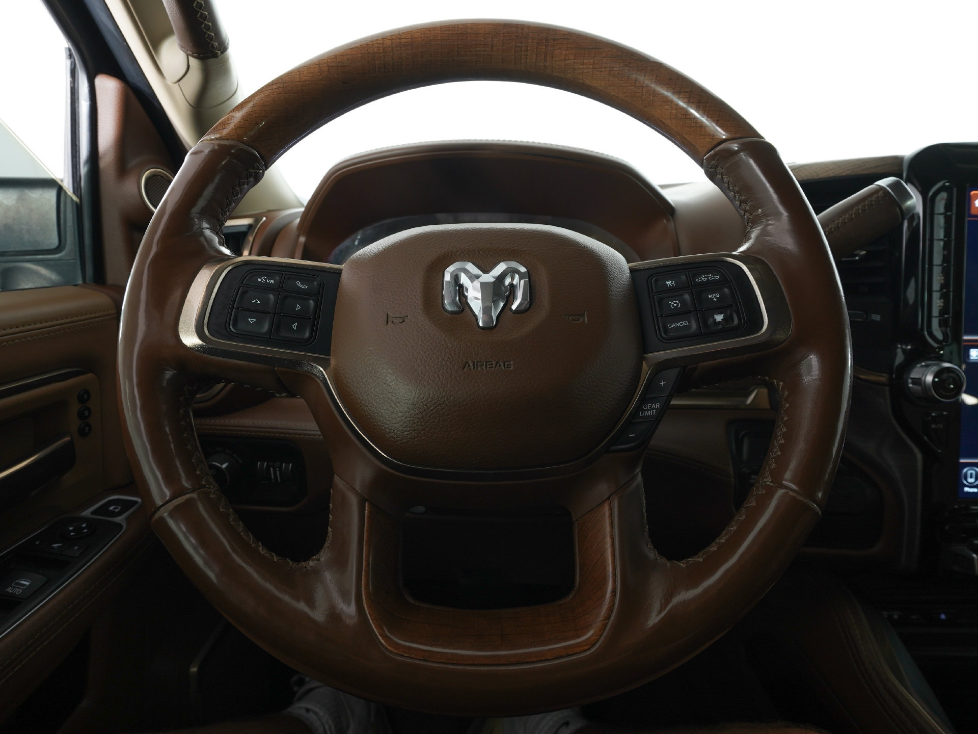 Used 2019 RAM 2500 Limited AWD/4WD image 16