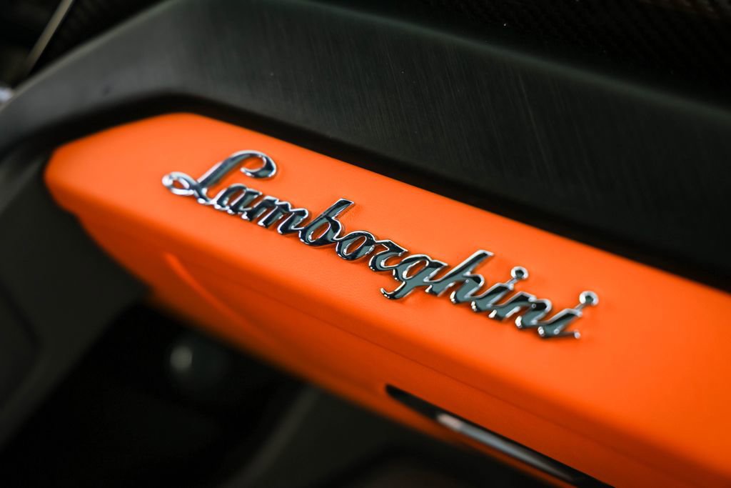 Used 2022 Lamborghini Urus image 29