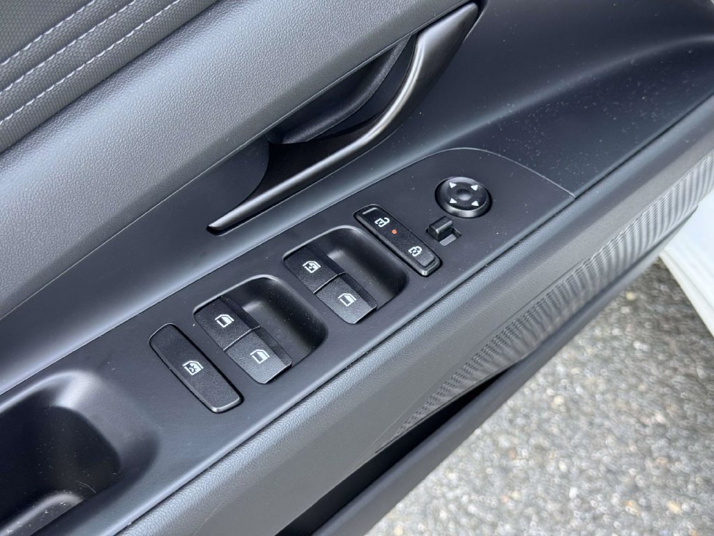 New 2026 Hyundai Elantra Sport FWD image 13