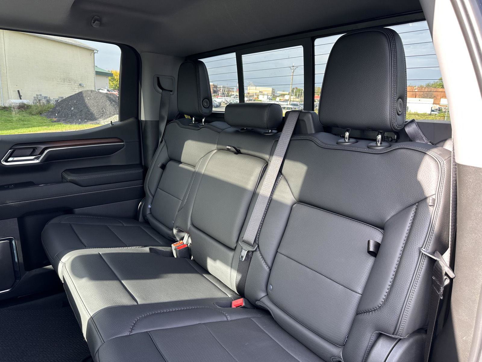 Used 2024 GMC Sierra 1500 Denali w/ Denali Reserve Package AWD/4WD image 32