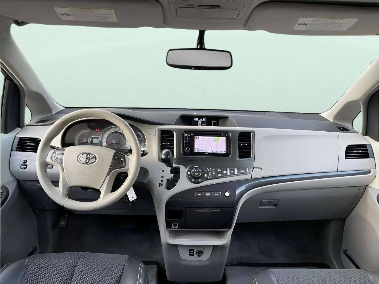 Used 2014 Toyota Sienna SE image 14