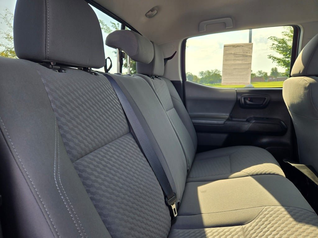 Used 2020 Toyota Tacoma SR AWD/4WD image 11