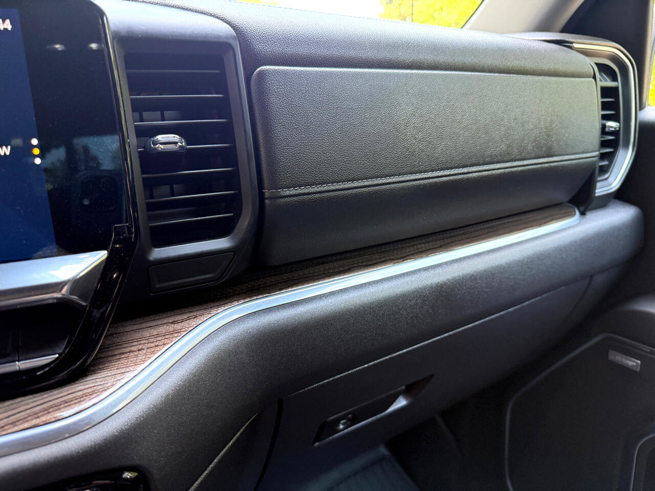 Used 2022 Chevrolet Silverado 1500 LT Trail Boss w/ LT Trail Boss Premium Package image 46