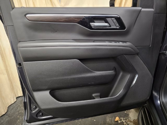 Used 2025 Chevrolet Suburban LS AWD/4WD image 15