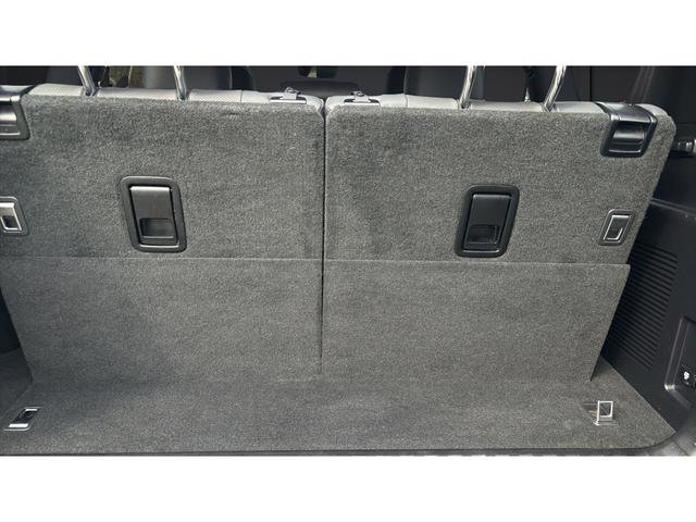 Used 2020 Lexus GX 460 Premium w/ Premium Package image 12