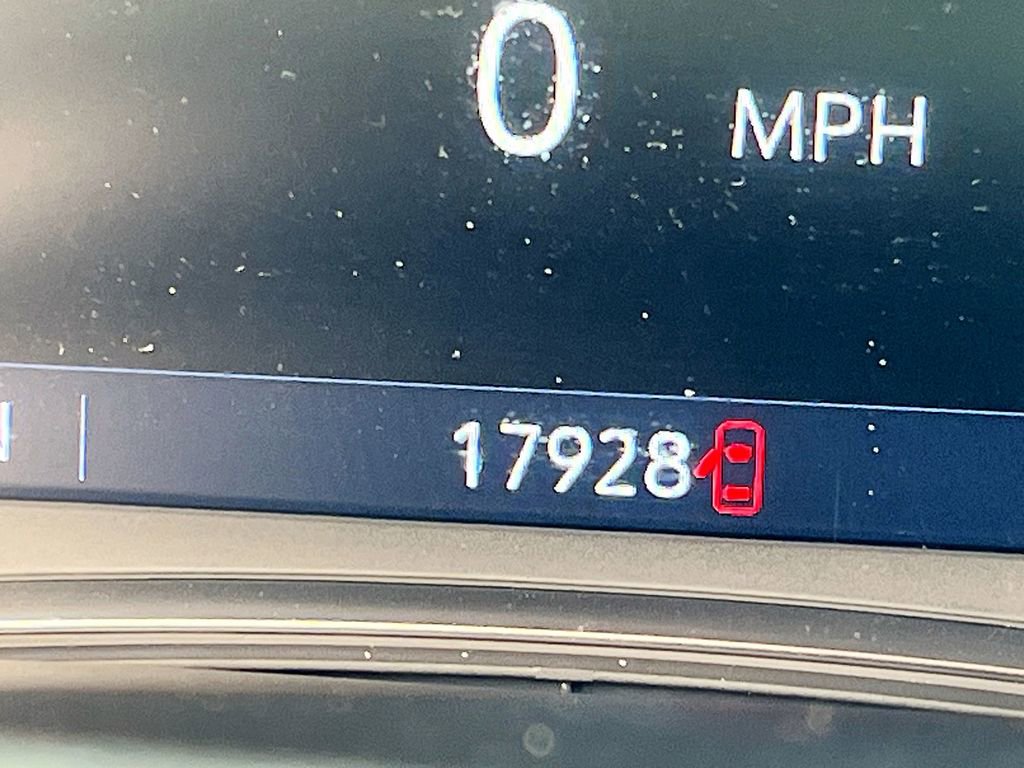 Used 2023 Chevrolet Traverse LT w/ LPO, Floor Liner Package image 12