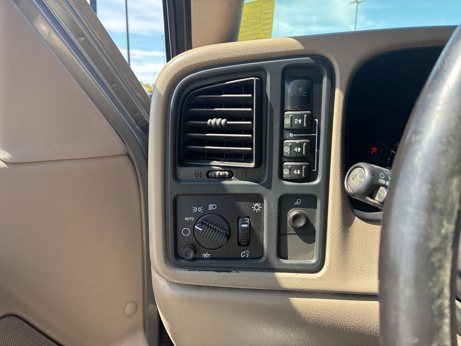 Used 2006 Chevrolet Silverado 2500 LT w/ Heavy-Duty Power Package image 24