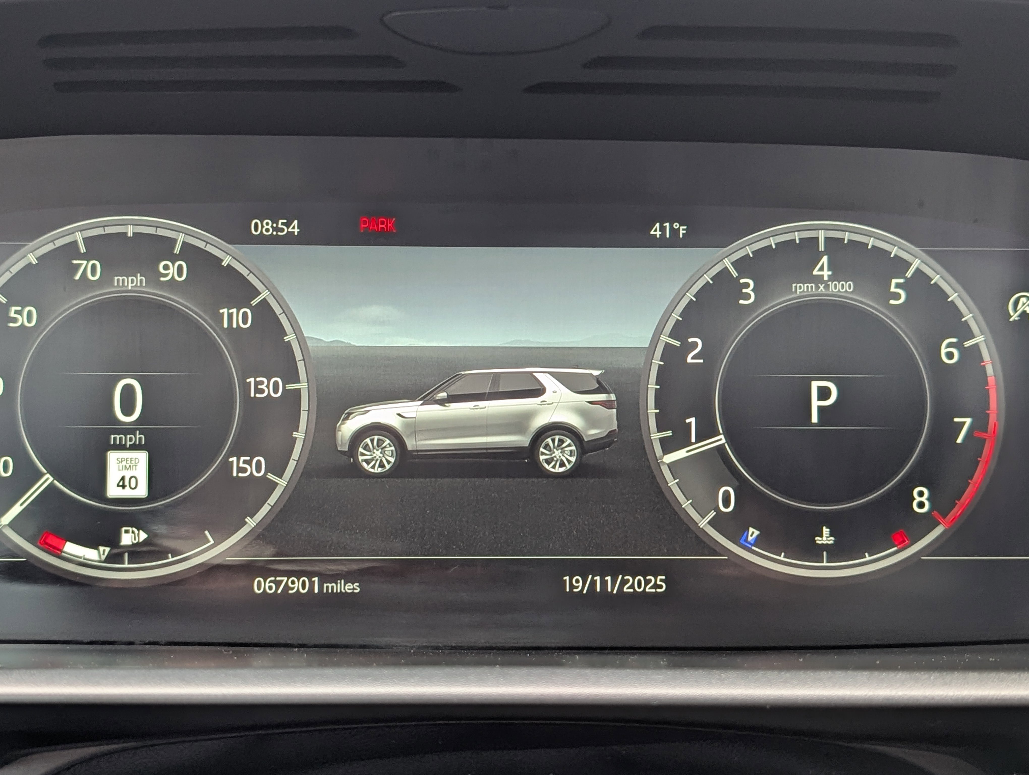 Used 2020 Land Rover Discovery HSE image 31