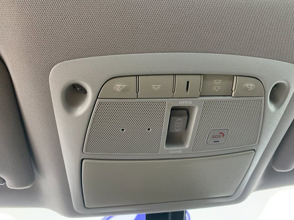 Used 2017 Nissan Maxima Platinum image 28