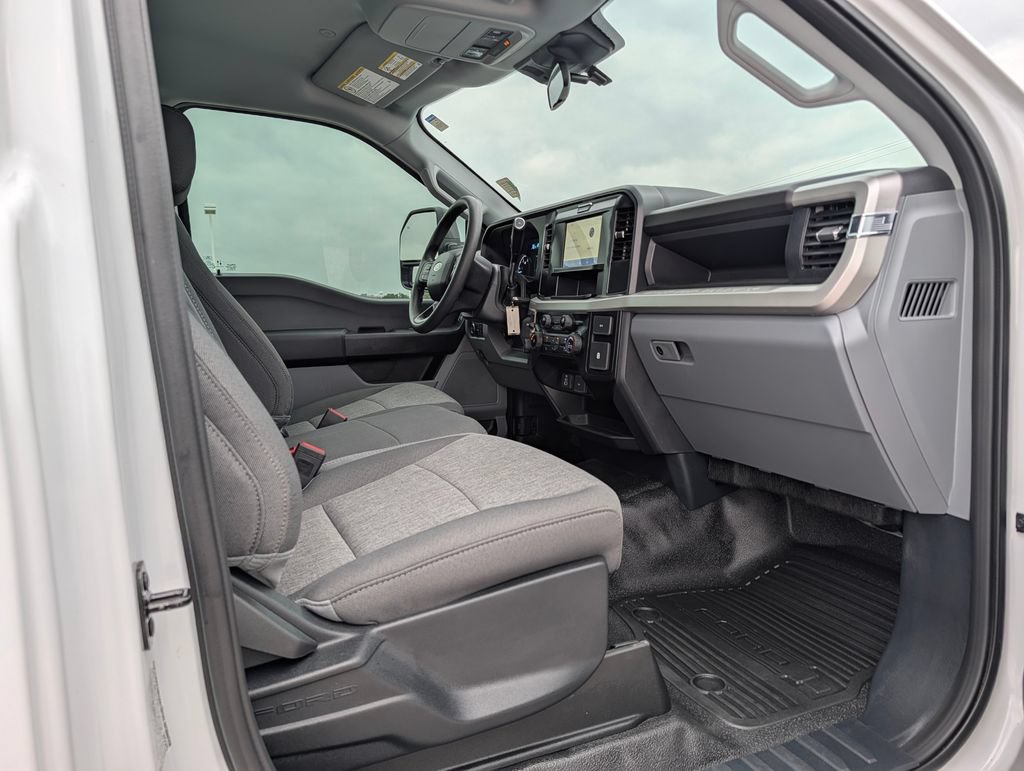 Used 2026 Ford F250 XL w/ XL Chrome Package RWD image 11