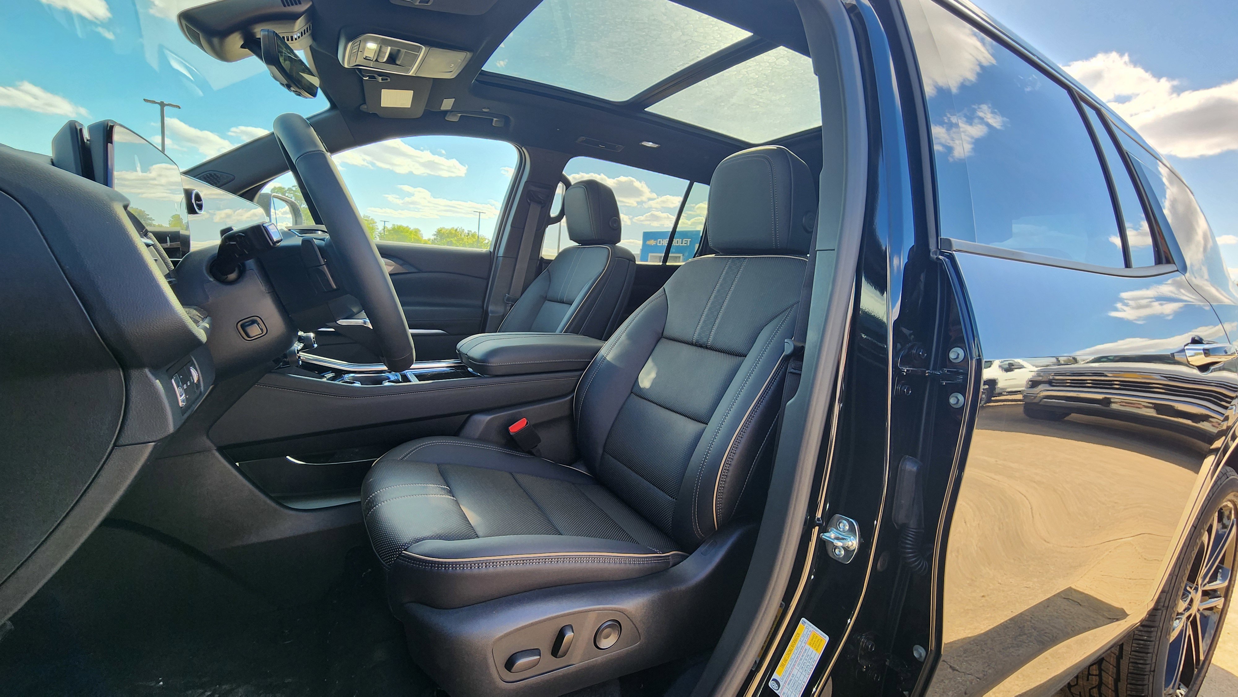 New 2026 Chevrolet Traverse High Country image 10