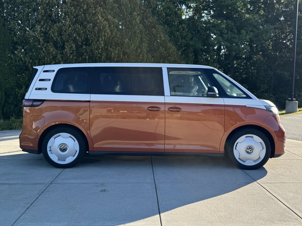 New 2025 Volkswagen ID. Buzz 1st Edition image 6