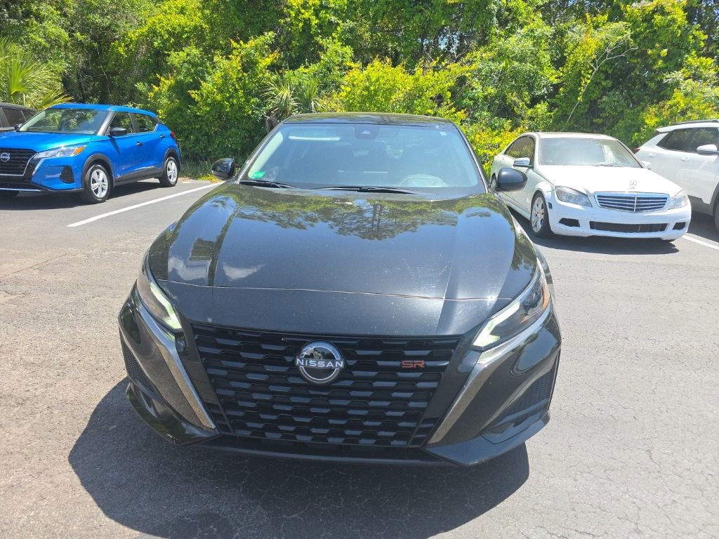 Certified 2024 Nissan Altima 2.5 SR w/ SR Premium Package FWD image 3