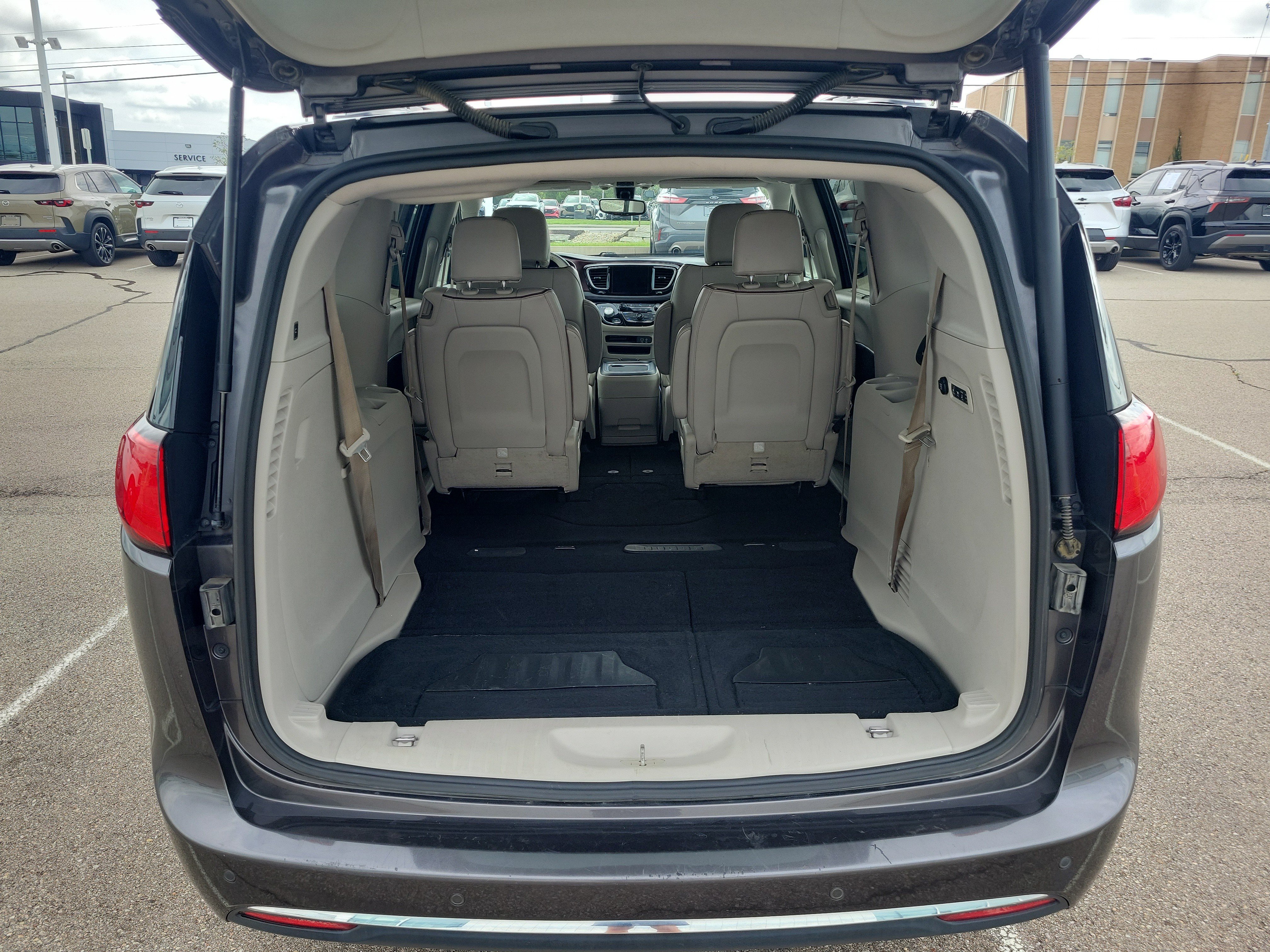 Used 2019 Chrysler Pacifica Limited FWD image 7