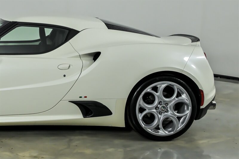 Used 2016 Alfa Romeo 4C Coupe w/ Coupe Track Package 1 RWD image 7