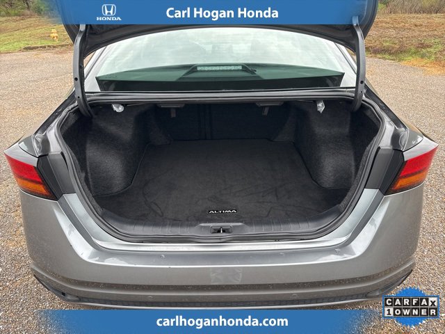 Used 2024 Nissan Altima 2.5 SV image 10