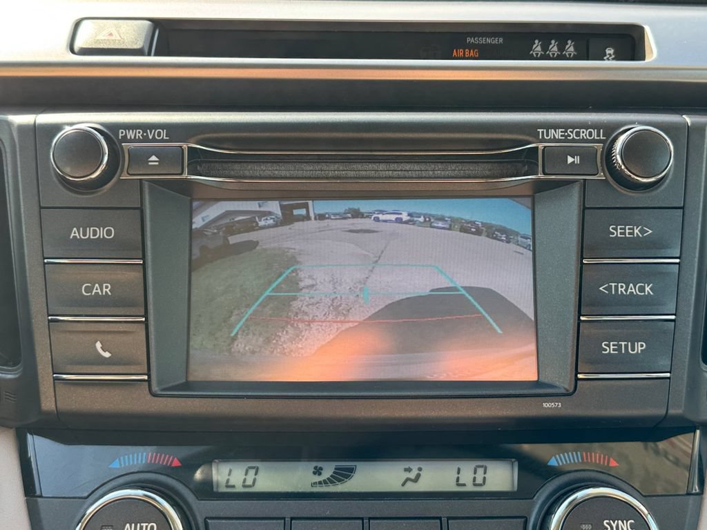 Used 2018 Toyota RAV4 LE AWD/4WD image 22