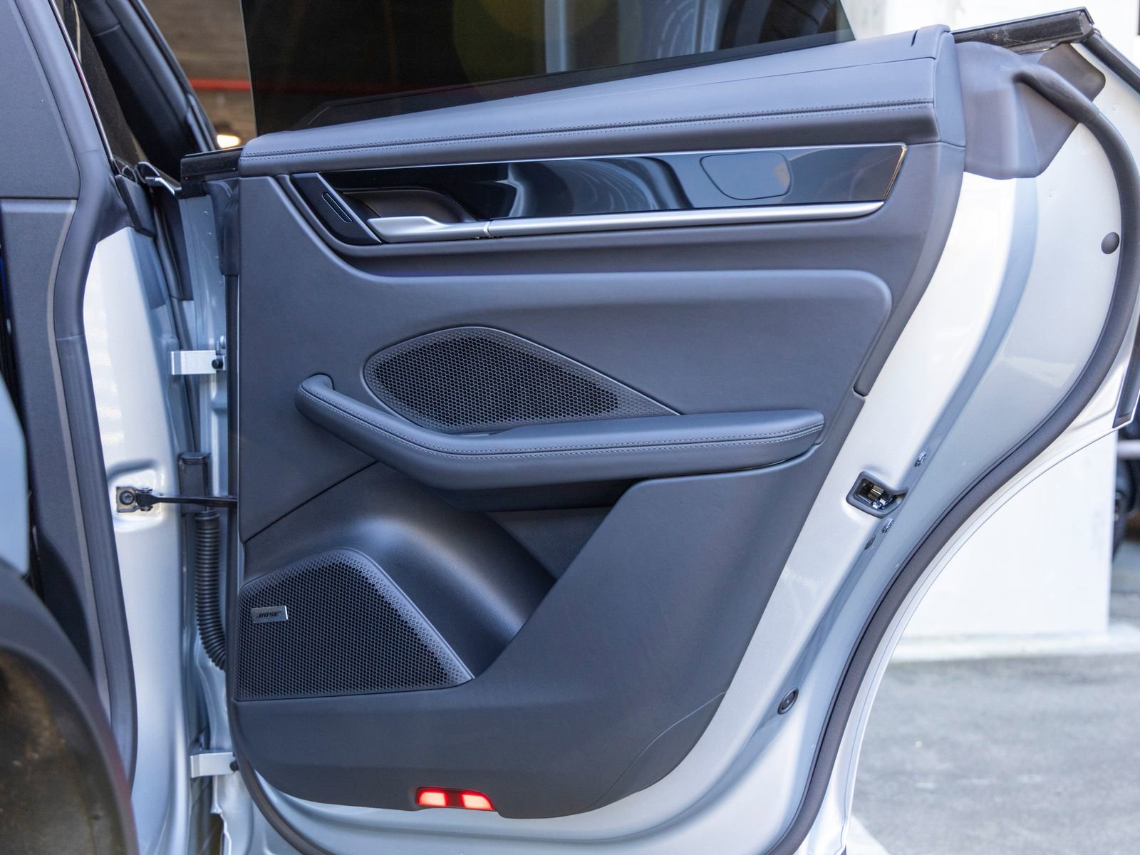 Certified 2025 Porsche Macan Electric RWD image 48