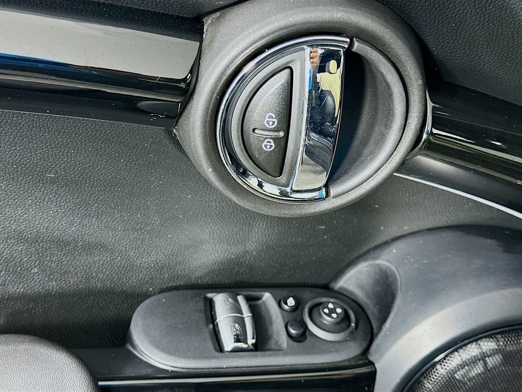 Certified 2023 MINI Cooper S w/ MINI Resolute Edition FWD image 18
