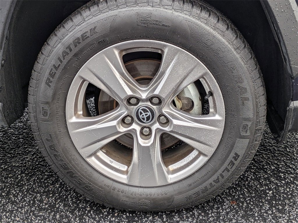 Used 2023 Toyota RAV4 XLE image 12