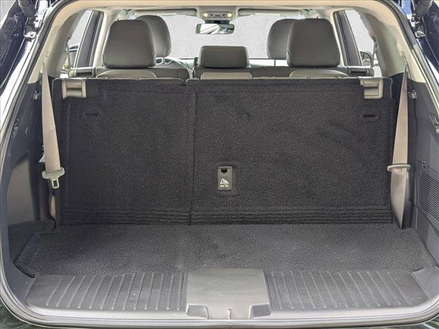 Used 2025 Toyota Highlander XLE image 6