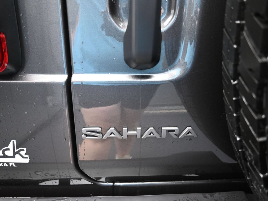 New 2025 Jeep Wrangler Unlimited Sahara w/ Technology Group AWD/4WD image 25