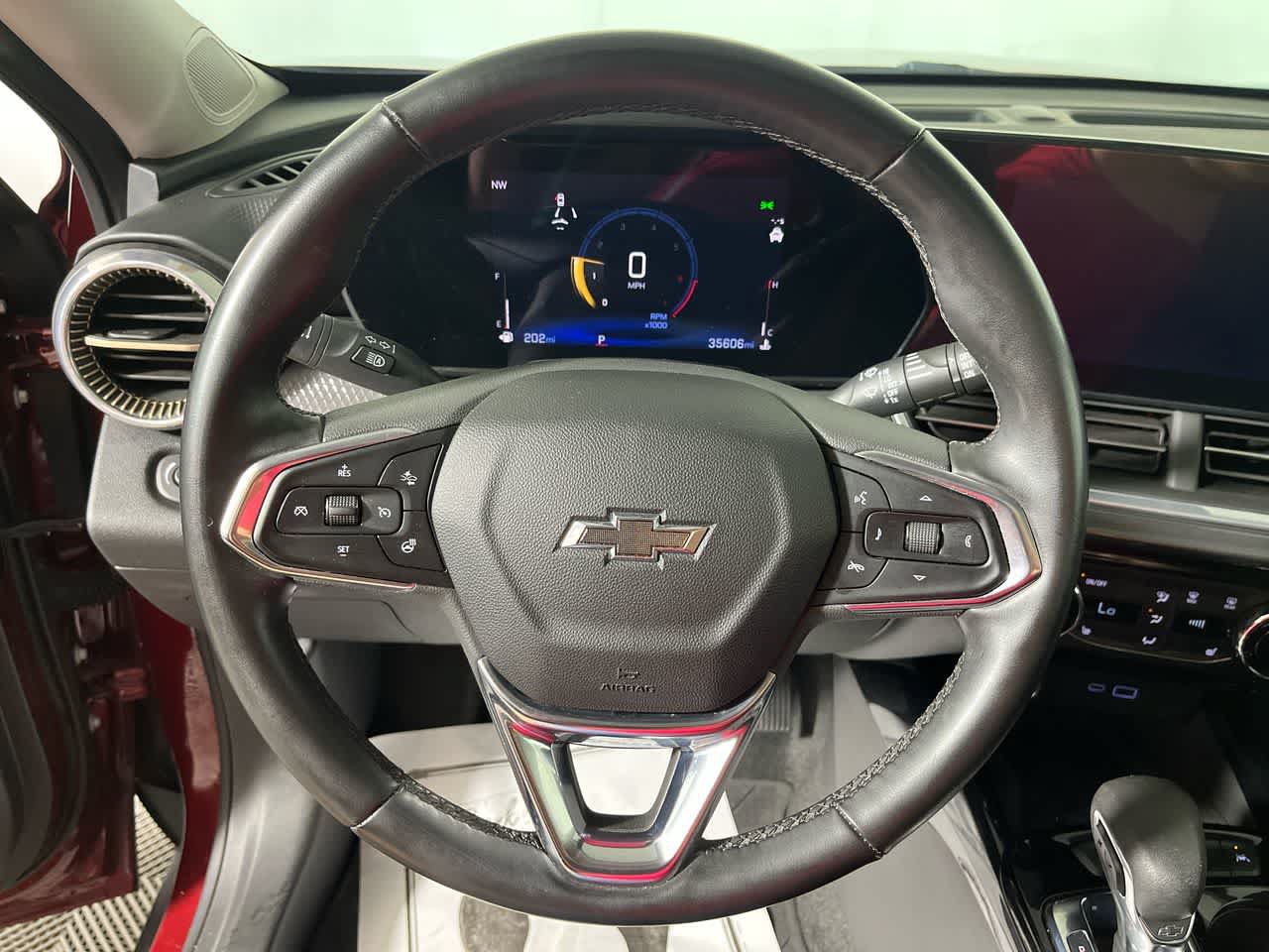 Used 2024 Chevrolet Trax ACTIV w/ Sunroof Package FWD image 16