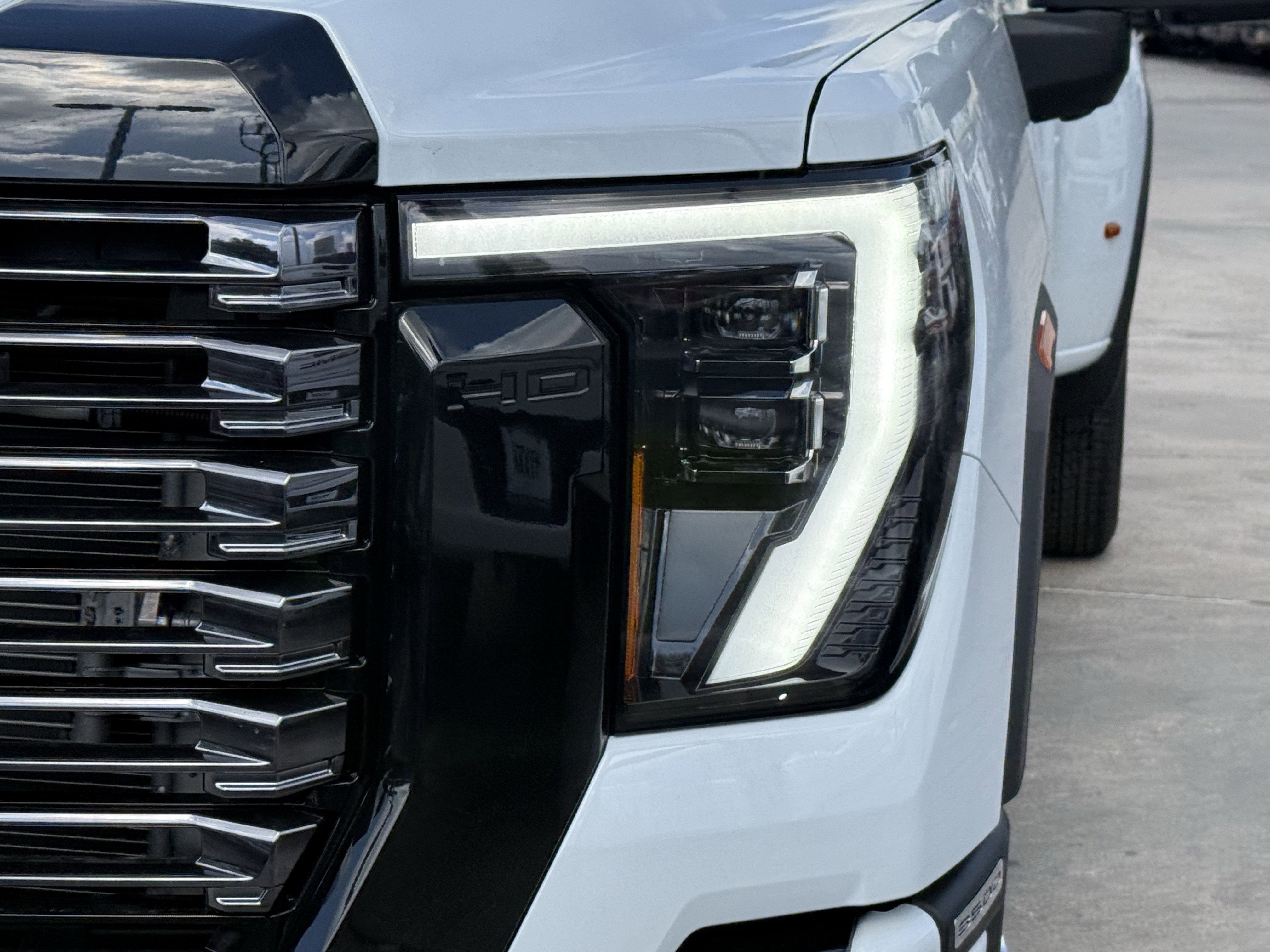 New 2026 GMC Sierra 3500 Denali Ultimate AWD/4WD image 8
