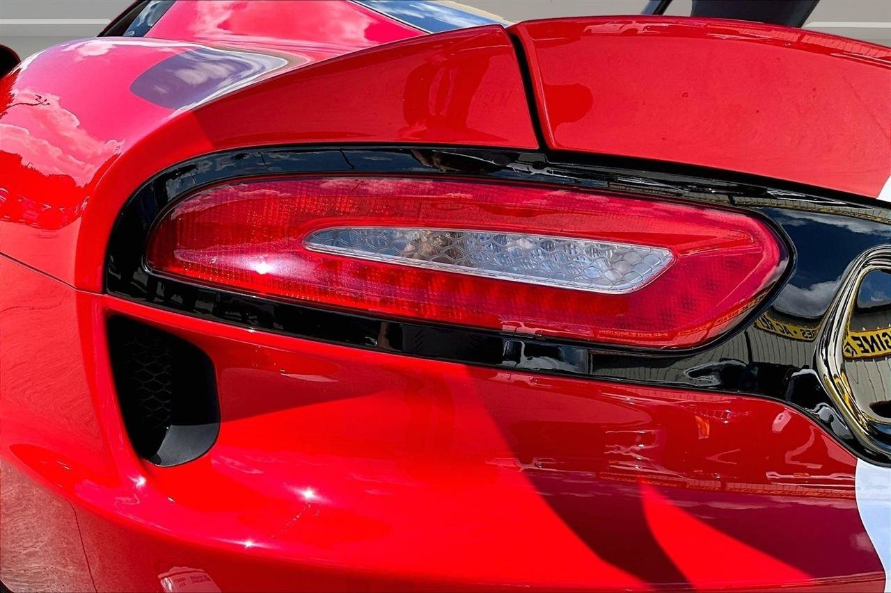 Used 2017 Dodge Viper GTC w/ GTS Interior Package RWD image 22
