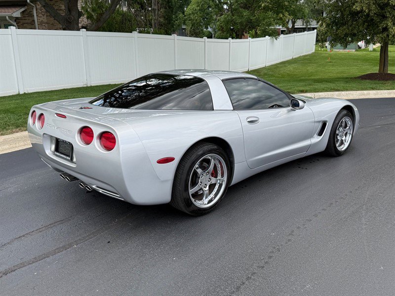 Used 2002 Chevrolet Corvette Coupe w/ Preferred Equipment Group2 RWD image 6