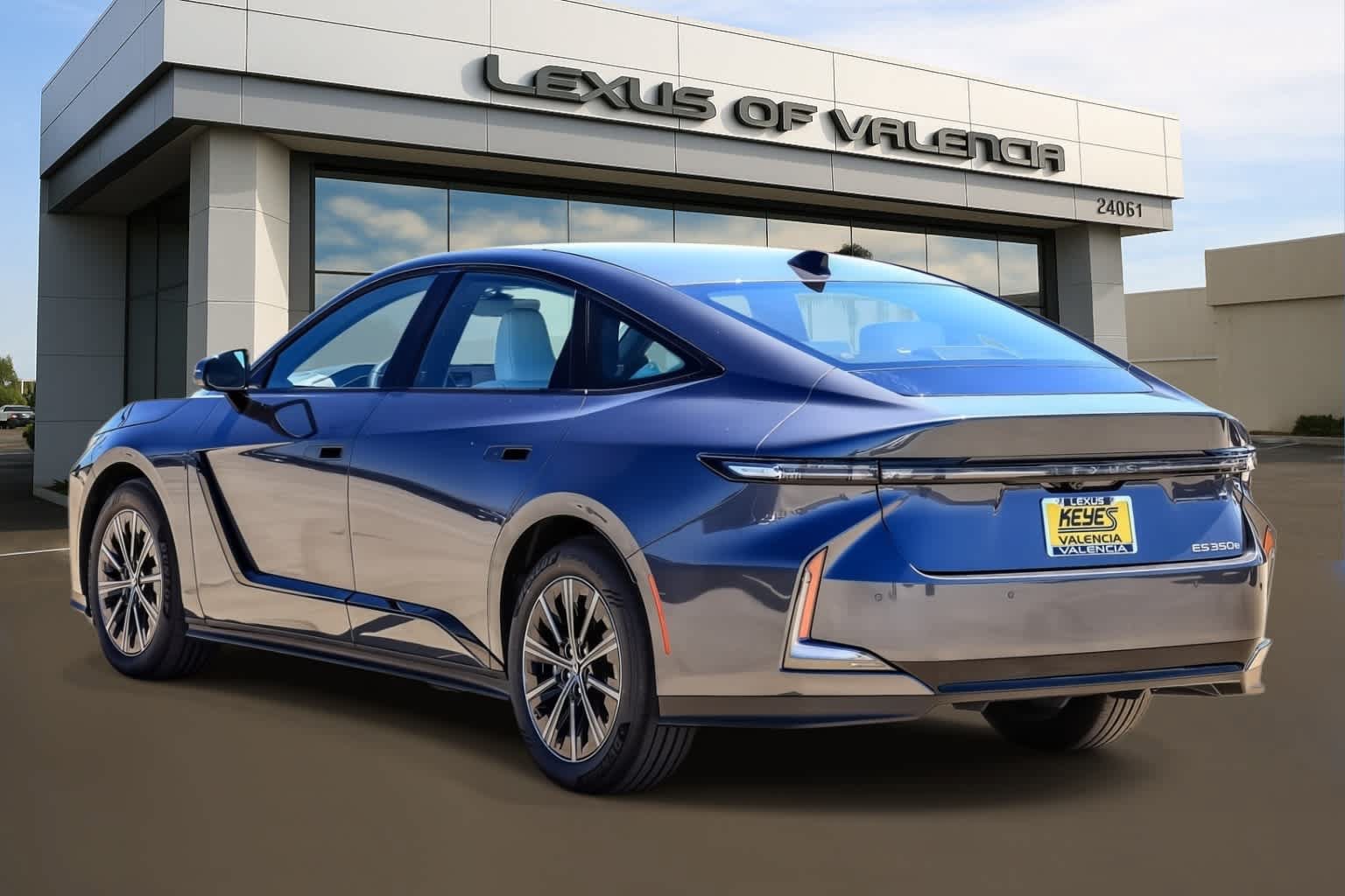 New 2026 Lexus ES 350e FWD image 2
