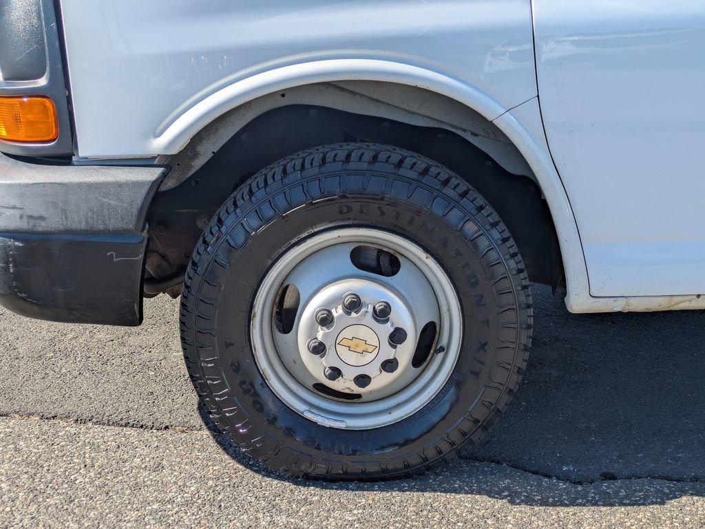 Used 2014 Chevrolet Express 3500 Work Van image 19