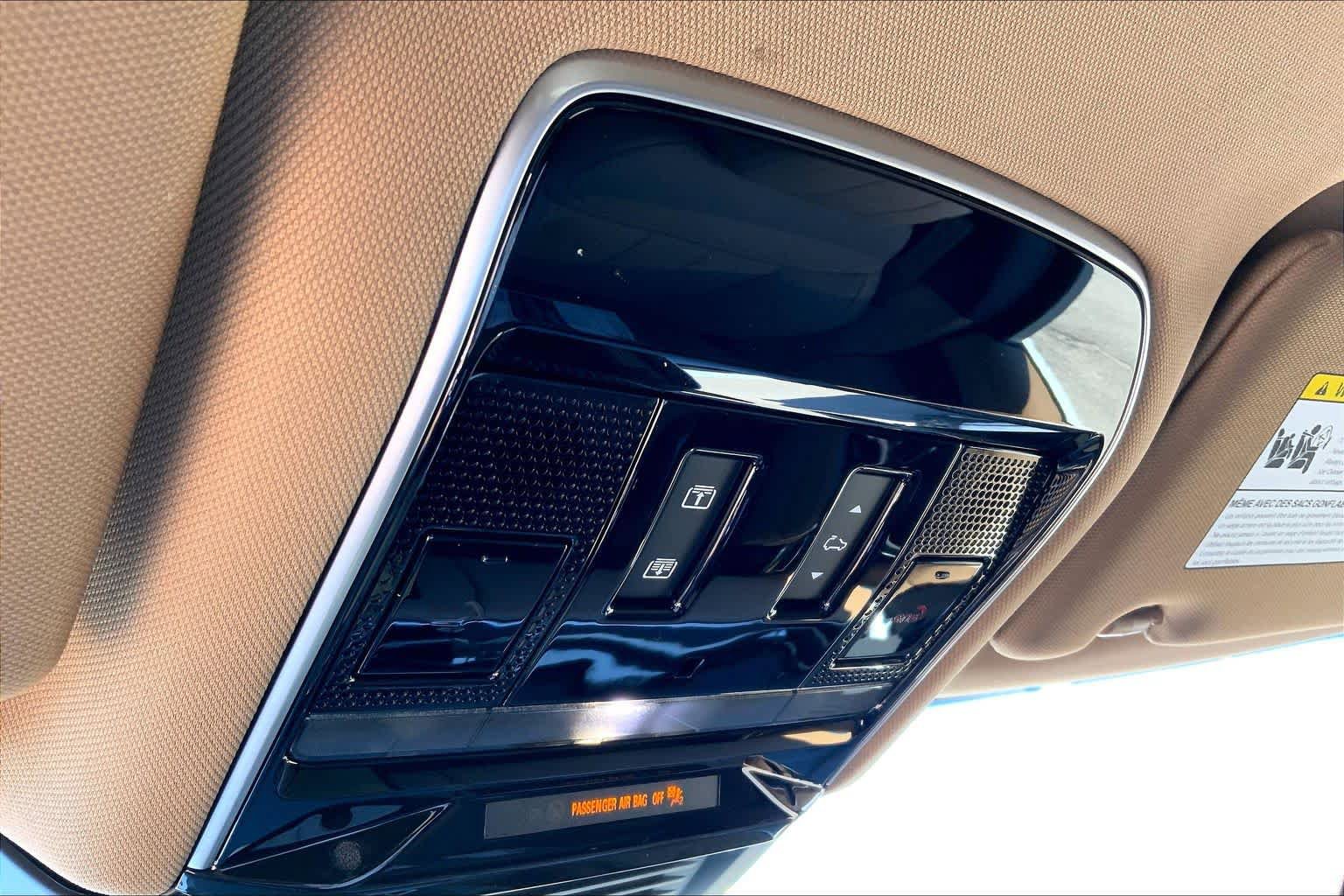 New 2026 Land Rover Range Rover SE image 18