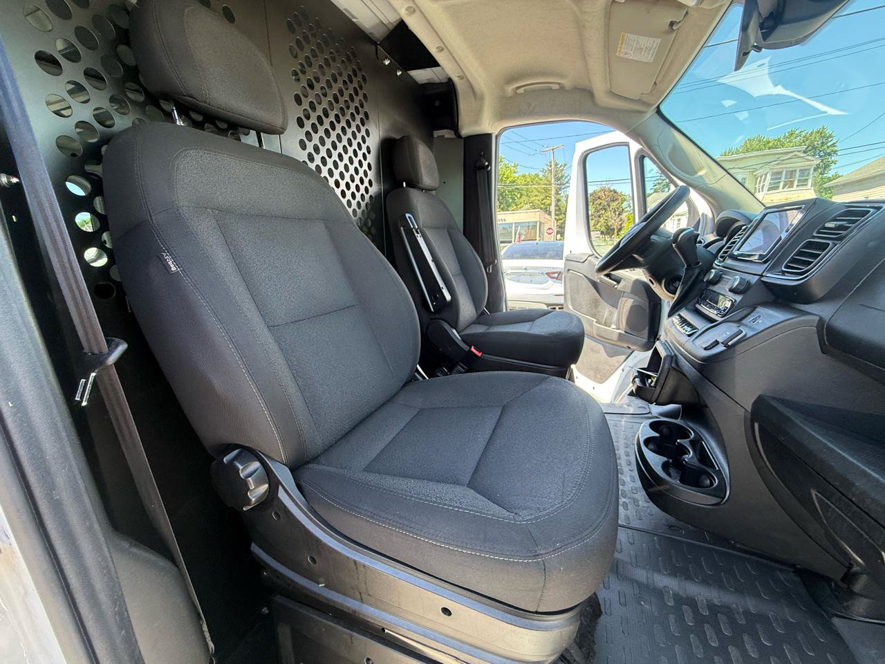 Used 2025 RAM ProMaster 2500 w/ U-Haul Equipment Group FWD image 22