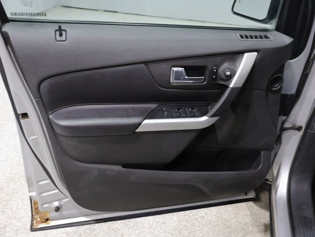 Used 2013 Ford Edge SEL image 12
