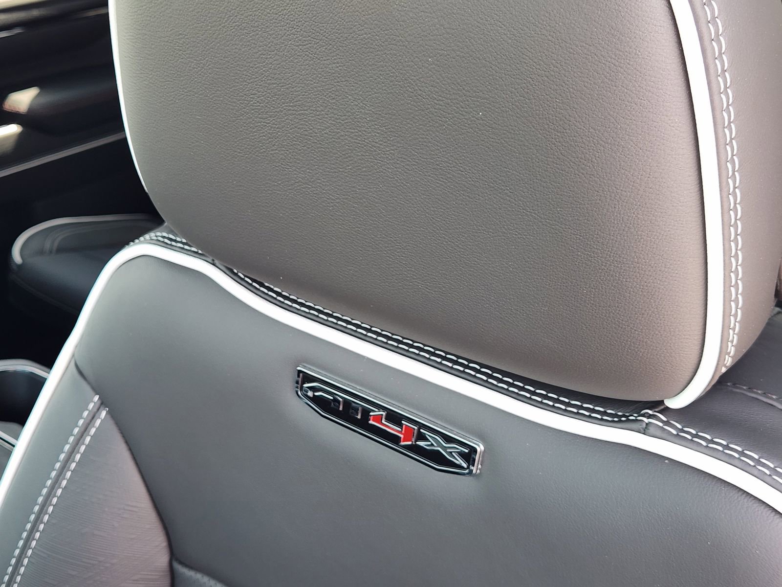 New 2026 GMC Sierra 2500 AT4X image 18