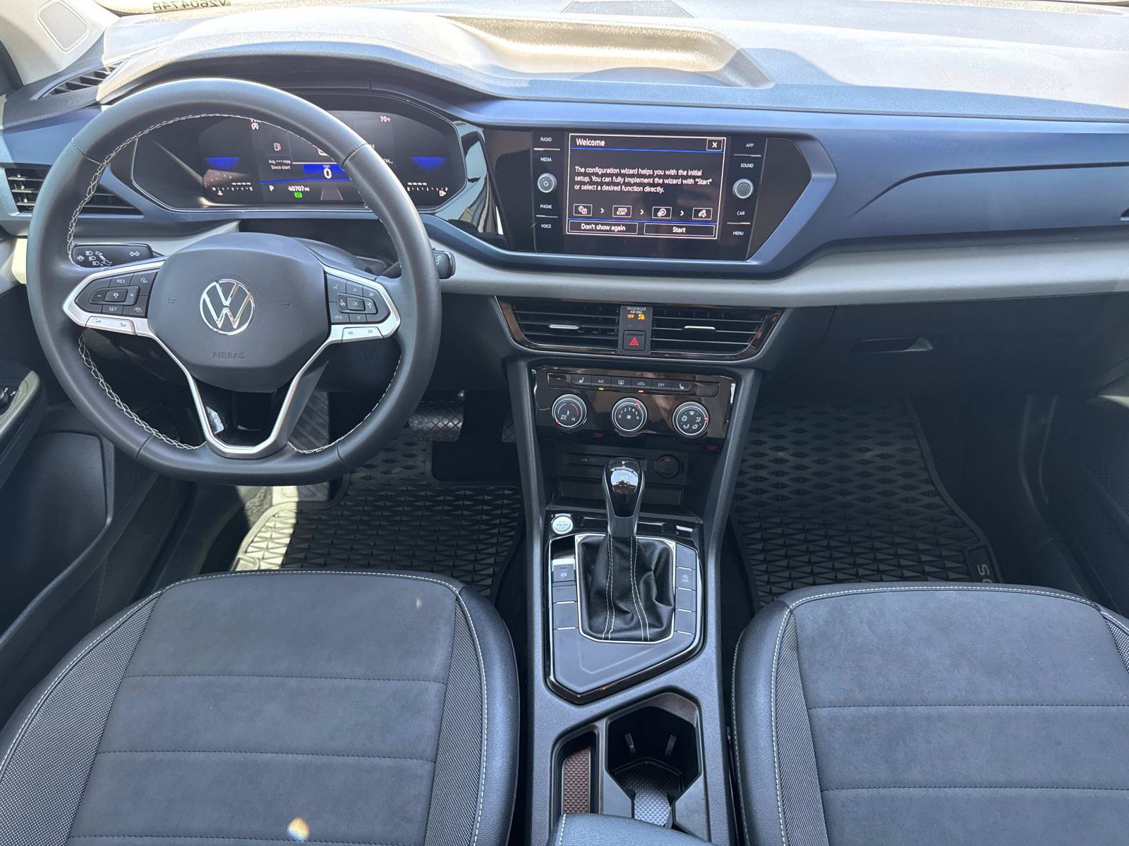 Certified 2023 Volkswagen Taos SE w/ Black Wheel Package FWD image 9