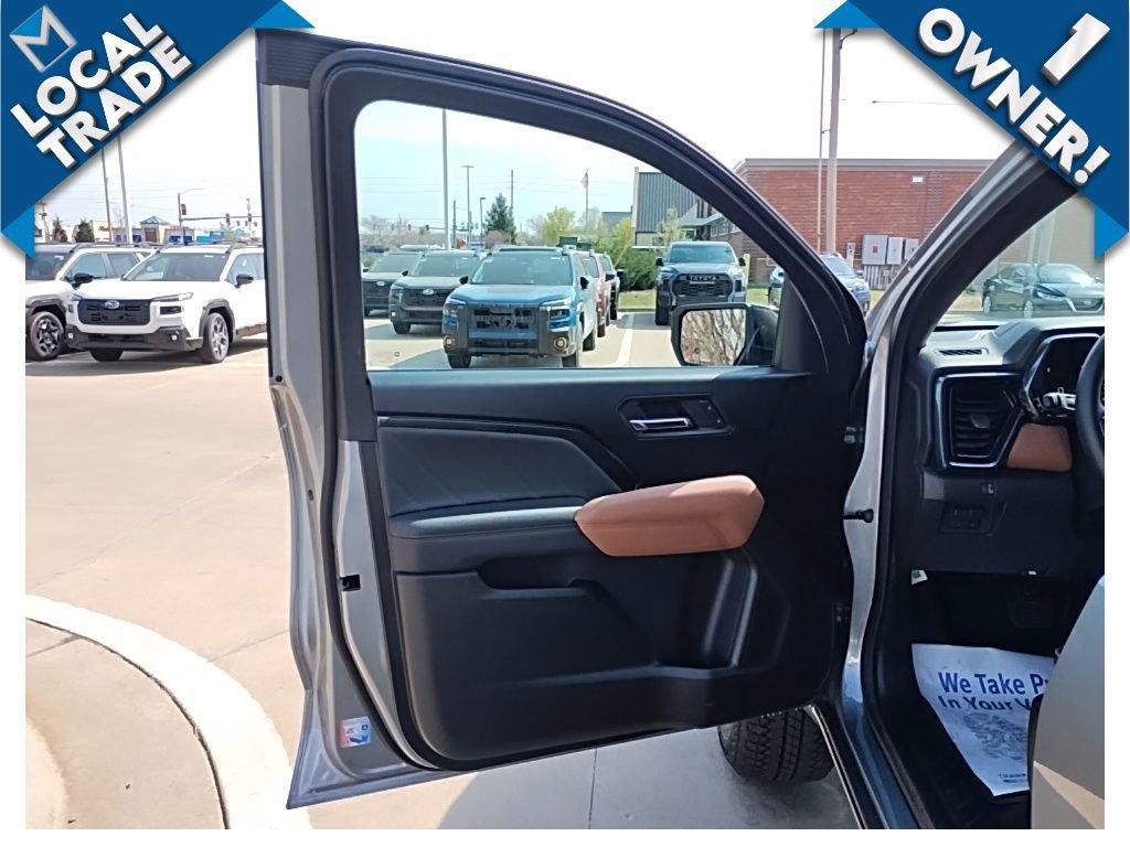 Used 2025 GMC Canyon AT4 w/ Nightfall Edition AWD/4WD image 17