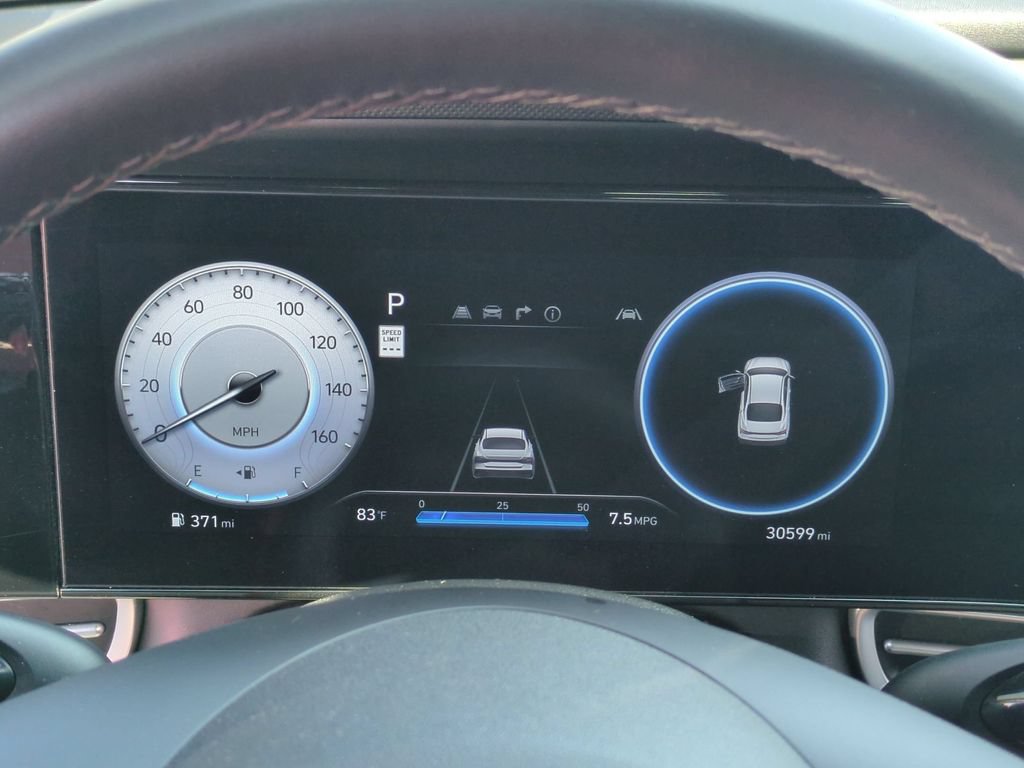 Used 2025 Hyundai Elantra SEL FWD image 16