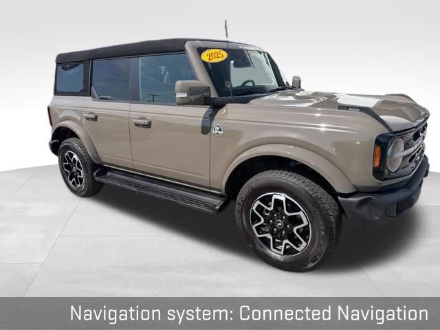 Used 2025 Ford Bronco Outer Banks AWD/4WD image 2