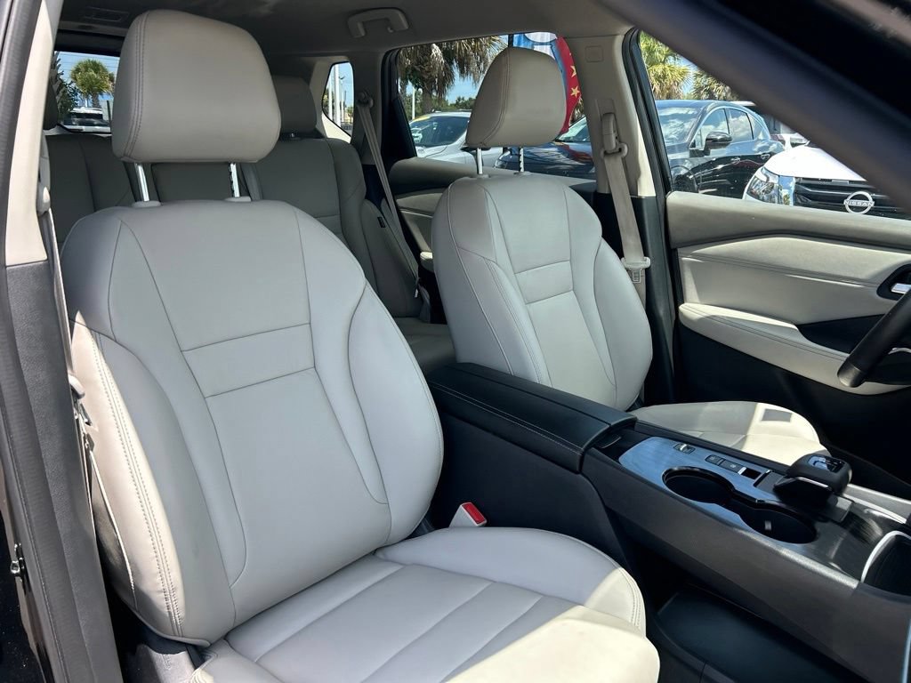 Certified 2024 Nissan Rogue SL FWD image 46