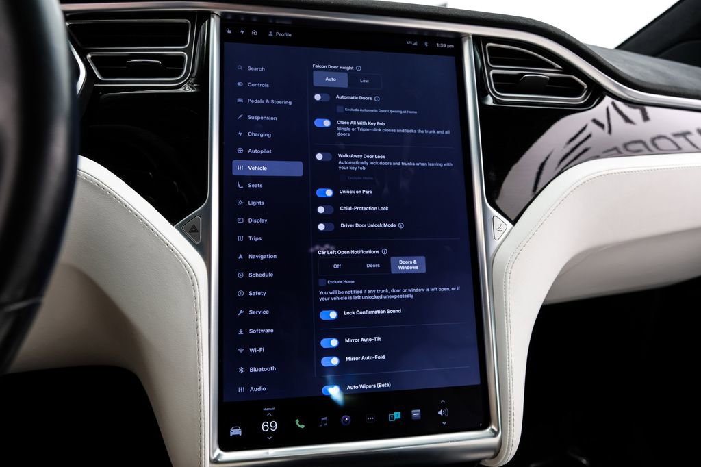 Used 2017 Tesla Model X 75D AWD/4WD image 31