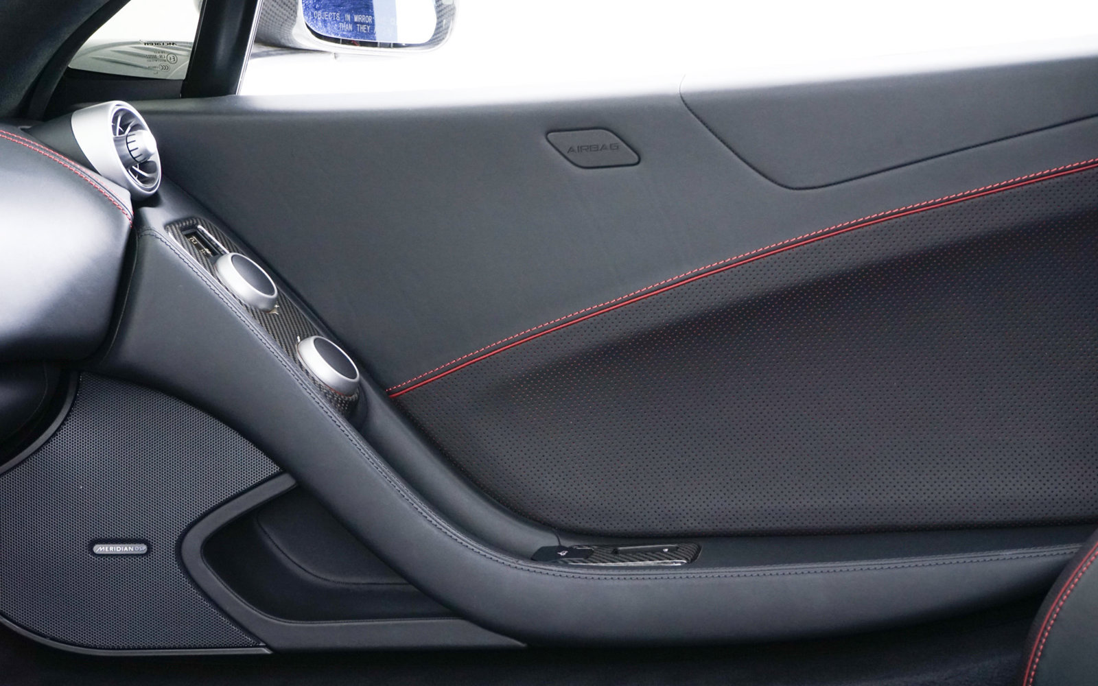 Used 2016 McLaren 650S Coupe RWD image 27