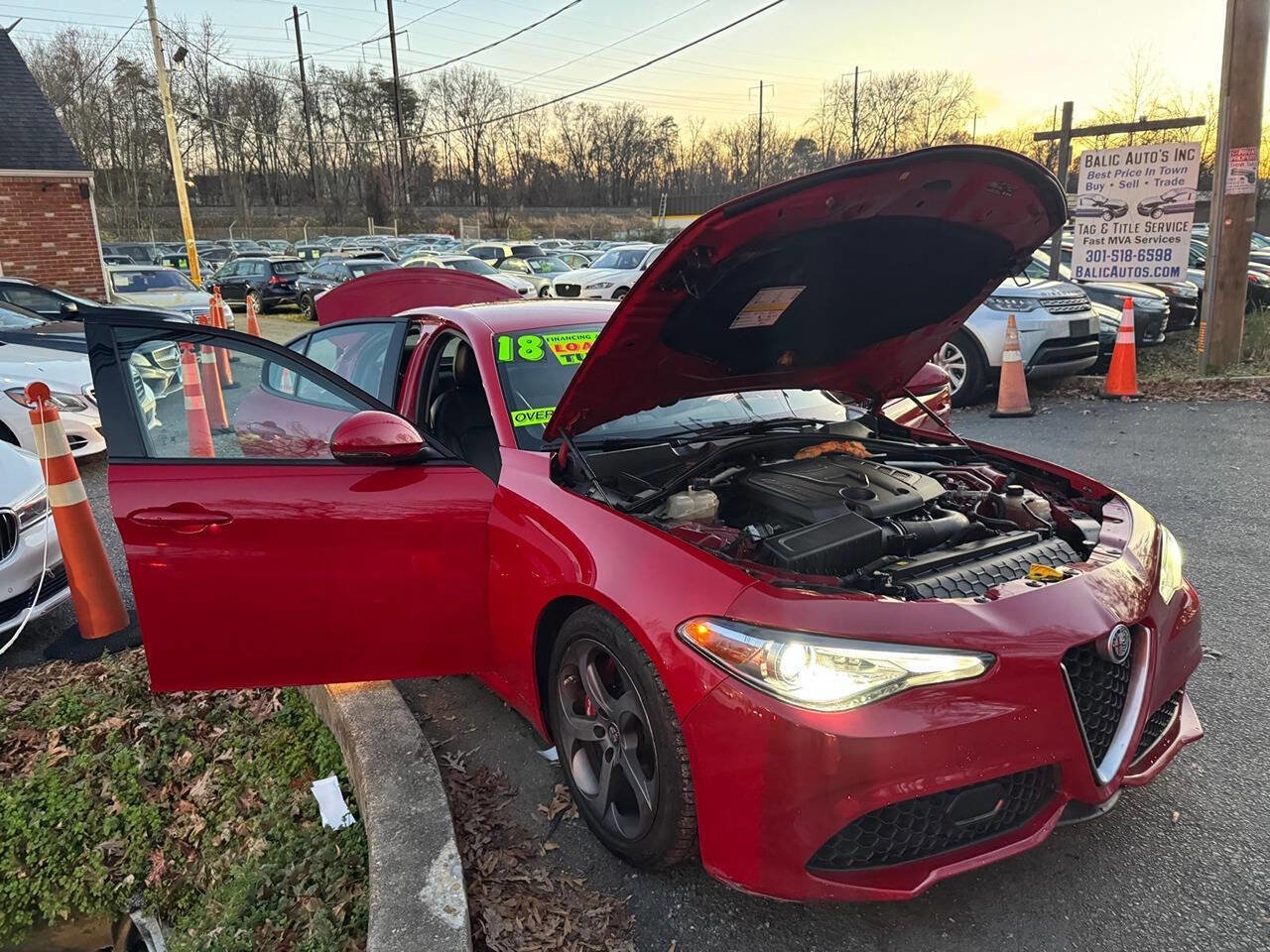 Used 2017 Alfa Romeo Giulia w/ Sport Appearance Package image 6