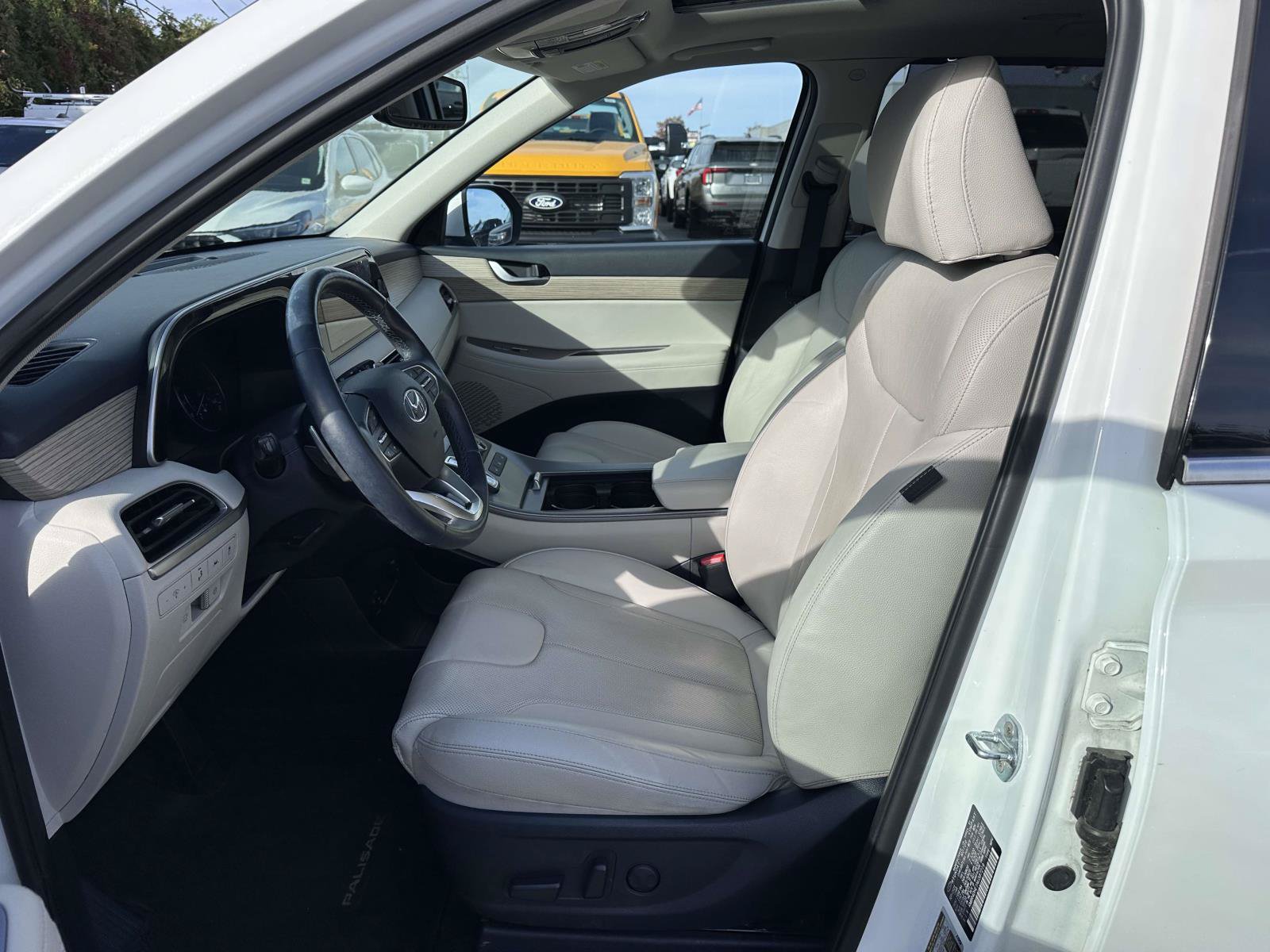Used 2022 Hyundai Palisade SEL w/ 8P Bench Seat Package AWD/4WD image 13