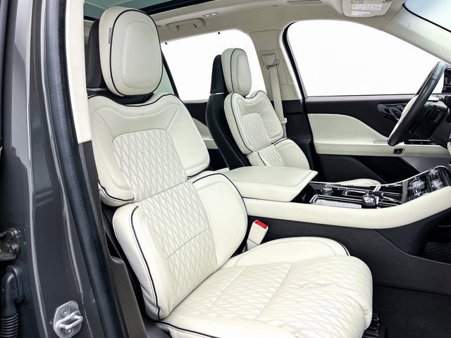 Used 2023 Lincoln Aviator Black Label w/ Dynamic Handling Package image 43