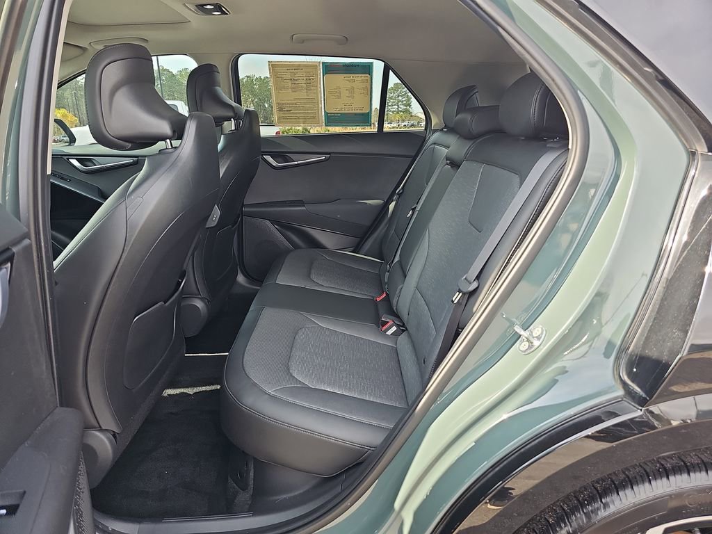 Used 2023 Kia Niro SX Touring image 18
