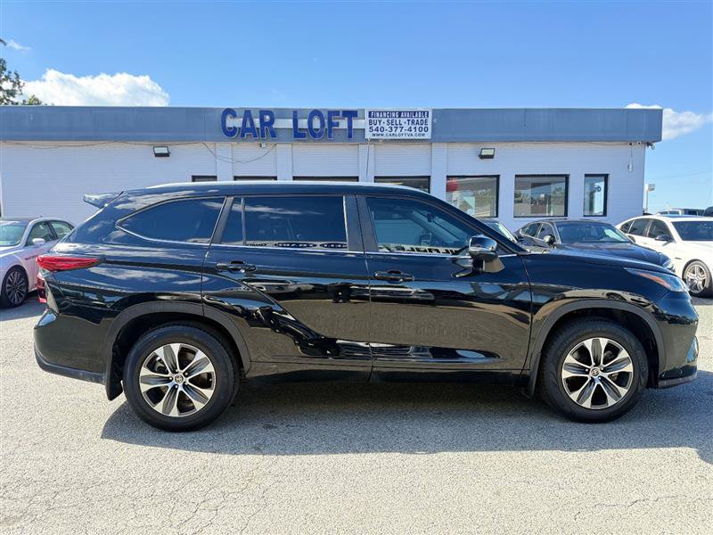 Used 2023 Toyota Highlander XLE FWD image 5